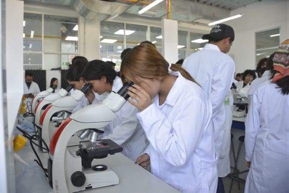 Descubre el EMA 10: Multilaboratorios de vanguardia en la BUAP