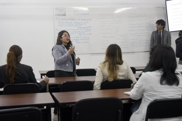 Este año, 82.6 por ciento de los docentes hora clase se beneficiará con dos bonos anuales