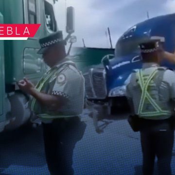 Balean a trailero en la autopista México-Puebla en intento de asalto: Guardia Nacional termina multándolo