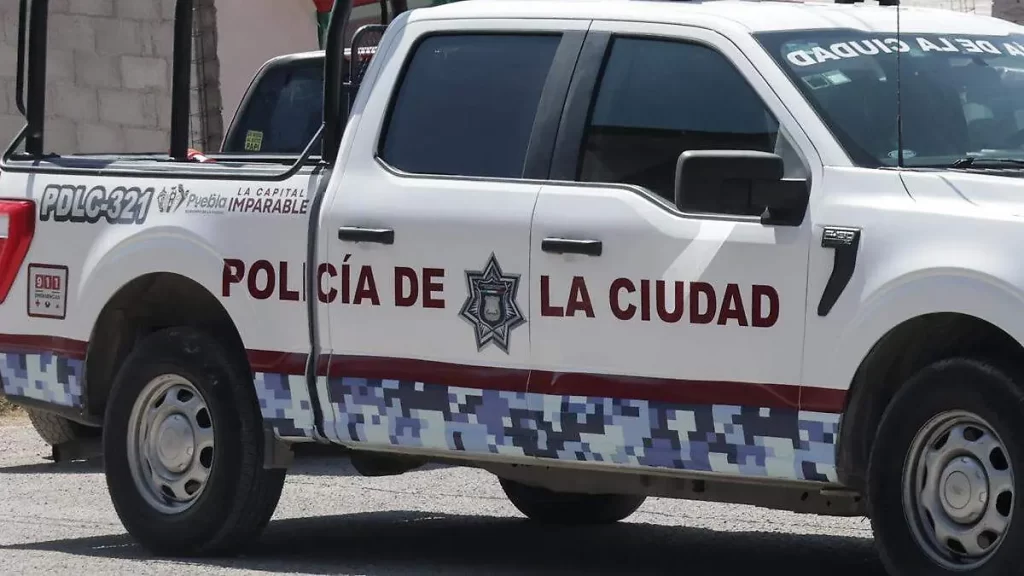 Balean automóvil de mujer policía en Guadalupe Hidalgo 1 Balean camioneta de mujer policía en Guadalupe Hidalgo