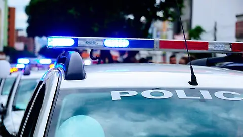Balean automóvil de mujer policía en Guadalupe Hidalgo 2 Balean automovil de agente policial adscrita a la SSC en Ampliacion Guadalupe Hidalgo 2