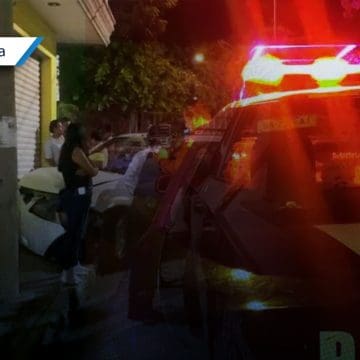 Borracho protagoniza 2 accidentes en las calles de Tehuacán; huyó del lugar