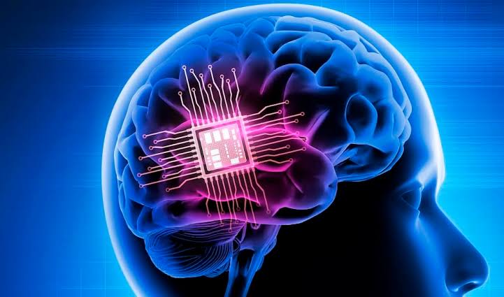 China inicia ensayos clínicos de implantes cerebro-computadora en humanos