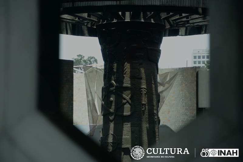 Columna Museo Nacional de Antropologia