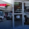 Dan nuevo “cristalazo” al Sanborns del Centro Histórico de Puebla