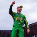 Daniel Suárez gana la NASCAR Xfinity Series tras espectacular remontada