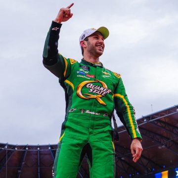 Daniel Suárez gana la NASCAR Xfinity Series tras espectacular remontada