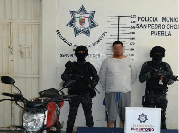 Detenido San Pedro Cholula Detienen a presunto asaltante en San Pedro Cholula