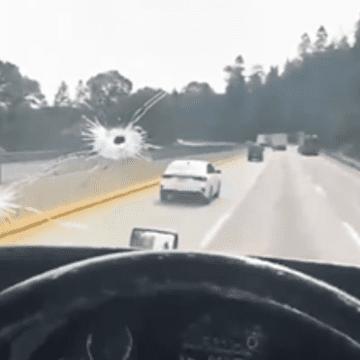 Trailero sobrevive a intento de asalto en la autopista México-Puebla: “Se los eché encima”, relata