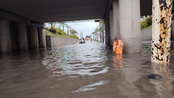 Tormenta azota Puebla: Lomas de Angelópolis y vialidades colapsadas por severas inundaciones