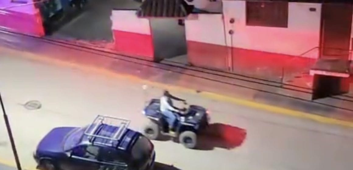Mujer embarazada apuñala a policía y roba patrulla en Tetela de Ocampo