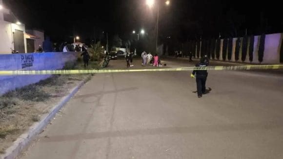 Hombre es baleado en negocio de micheladas en Puebla; buscan a “El Cuachil”