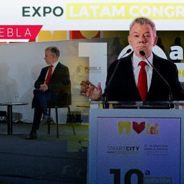Juan Manuel Santos destaca la visión humanista para la paz en Smart City Expo LATAM Congress en Puebla