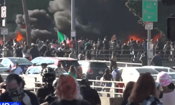 Protestas migratorias en Los Ángeles: Alcaldesa impone toque de queda para contener disturbios