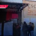 Manifestación en Secundaria Técnica 80 de Puebla; denuncian fraude y maltrato