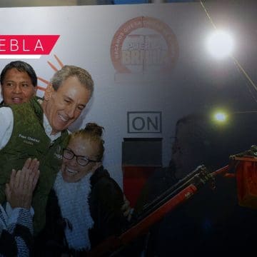 Puebla Brilla: Modernizan alumbrado público en Loma Bella; benefician a más de 10 mil personas