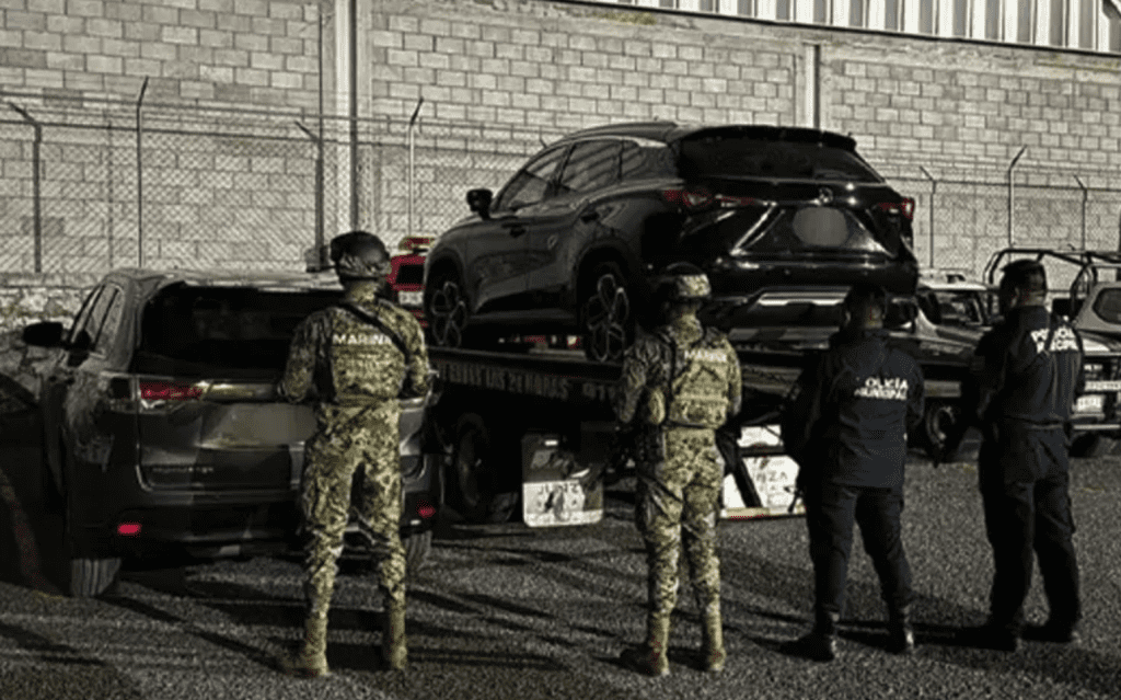 Rescatan a 5 personas secuestradas y aseguran vehículos en Tecamachalco