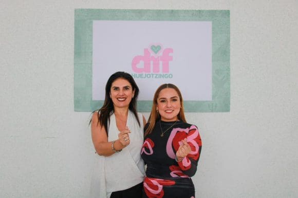 SMDIF Huejotzingo y Grupo Clínico de la Hoz y Cristal firman convenio para ofrecer servicios médicos a bajo costo