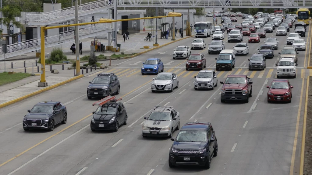 Despiden a trabajador por cobros indebidos en trámites de licencias en Puebla 2 Separan a trabajador por cobros indebidos en tramites de licencias en Puebla 2