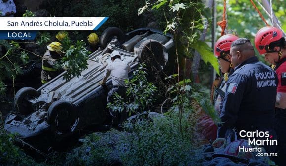 Tragedia en Vía Atlixcáyotl: Conductor muere tras caer al vacío