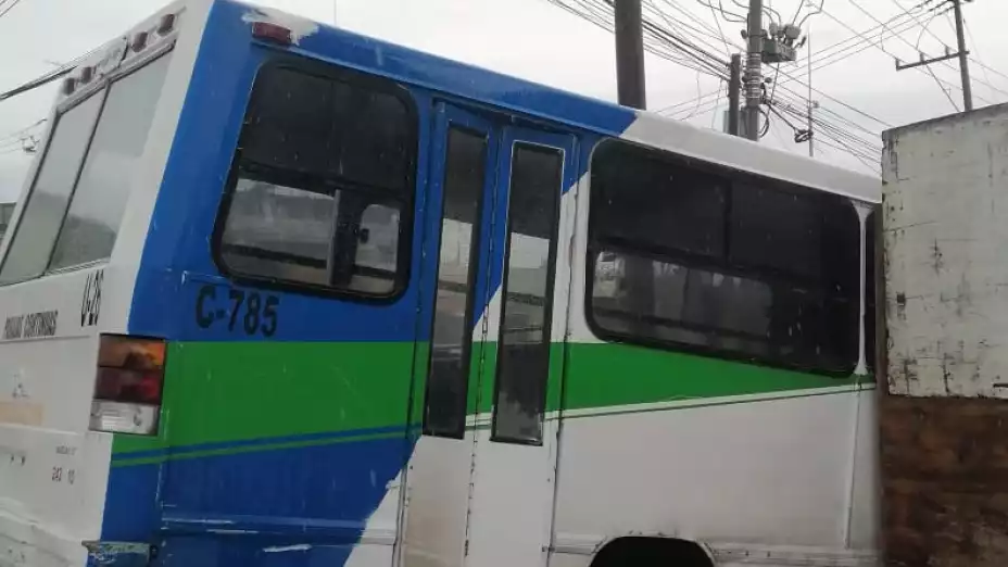 Unidad de transporte público choca contra inmueble en Valsequillo 2 Unidad de transporte publico choca contra inmueble en Valsequillo 3