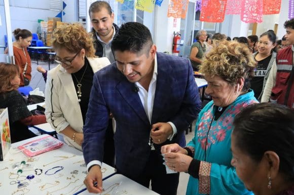 “Venta de Todo un Poco”, DIF Cuautlancingo impulsa economía de adultos mayores