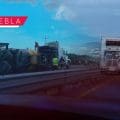 Volcadura de tráiler provoca cierre de la autopista Puebla-Orizaba