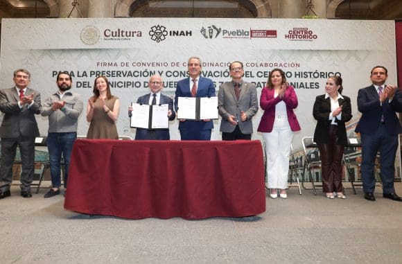 Gobierno de Puebla e INAH firman convenio para agilizar trámites en el Centro Histórico