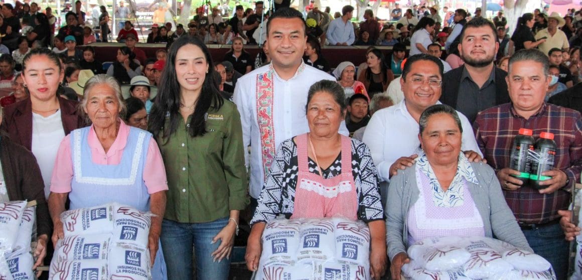 Entrega de apoyos para la transformación del campo en Huejotzingo y la región Izta-Popo