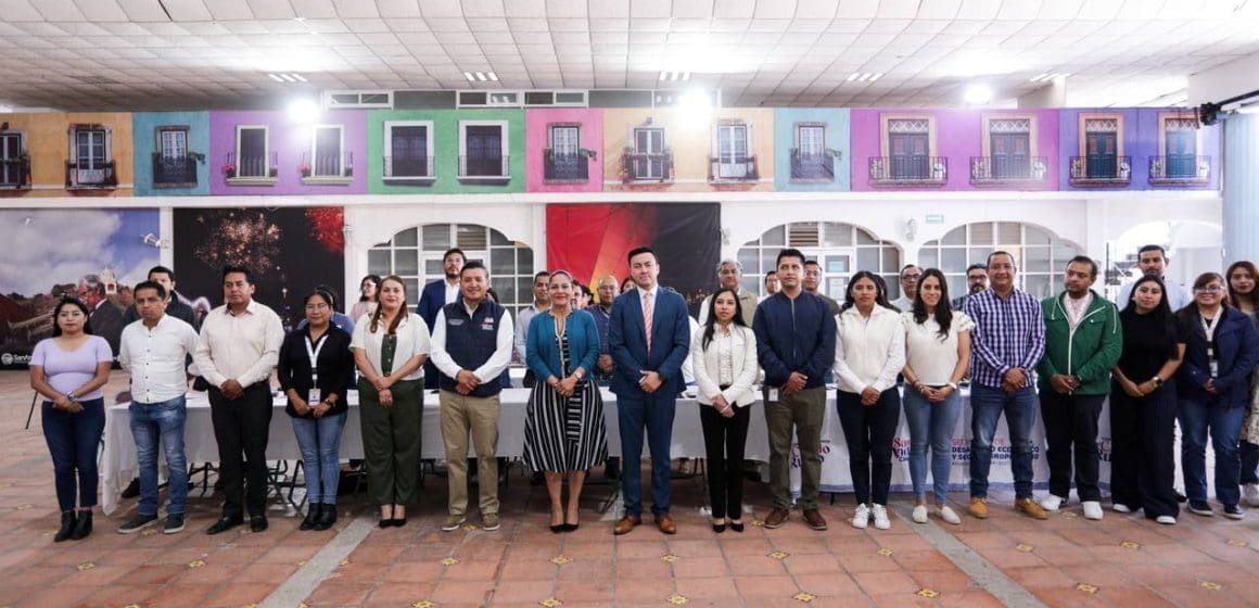 Lupita Cuautle fortalece la atención ciudadana con capacitación en trámites