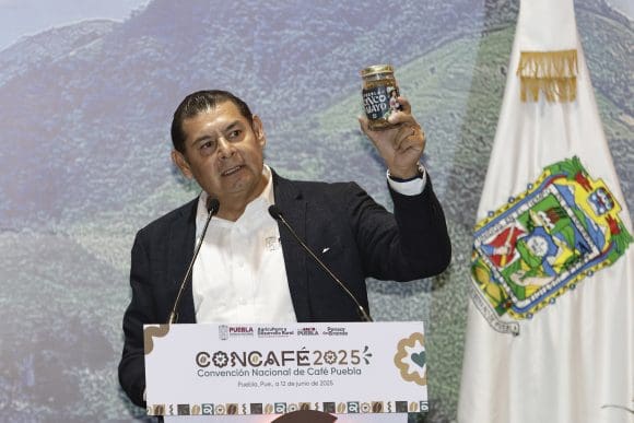 alejandro-armenta-672594 De Puebla al mundo, nace café soluble “5 de Mayo”, compromiso cumplido a cafeticultores