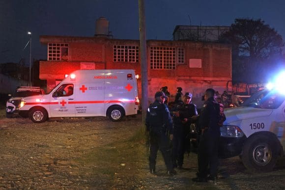 Enfrentamiento entre narcomenudistas en Puebla deja varios heridos