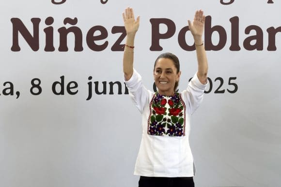 Sheinbaum condena redadas de ICE en California; exige respeto a migrantes mexicanos