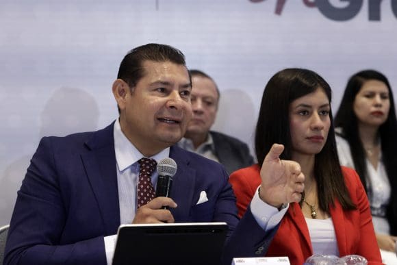 Gobierno de Puebla impulsa Programa Estatal de Vivienda con apoyo empresarial y del Club Rotario Industrial