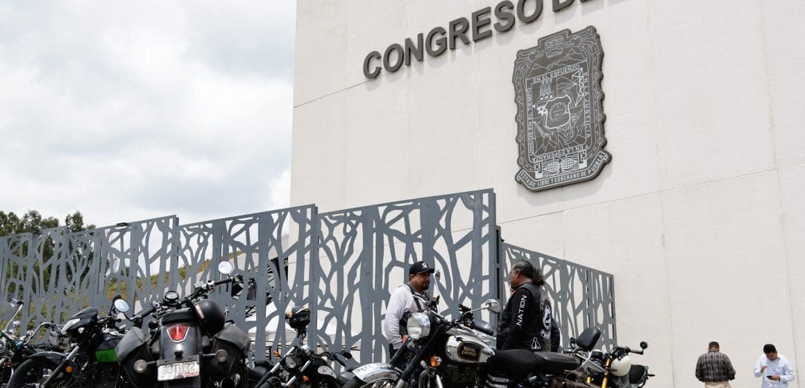 Motociclistas de Puebla exigen al Congreso rechazar la “Ley Chaleco”