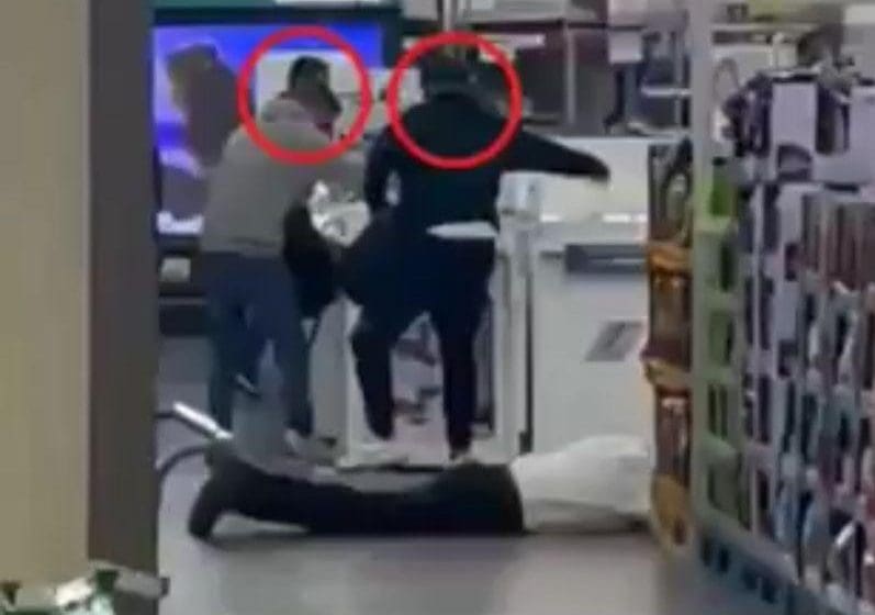 Violento asalto en Sam’s Club La Noria: rompen vitrinas y roban celulares en Puebla