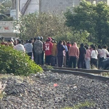 Joven muere arrollado por tren en Acajete, Puebla