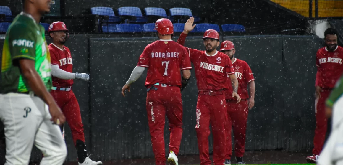 El Águila de Veracruz aseguró la serie ante los Pericos en el Hermanos Serdán