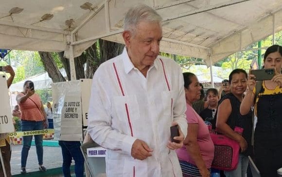 AMLO participa en elección histórica del Poder Judicial en Chiapas
