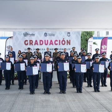 Se gradúan 24 nuevos policías en Puebla; 46% son mujeres