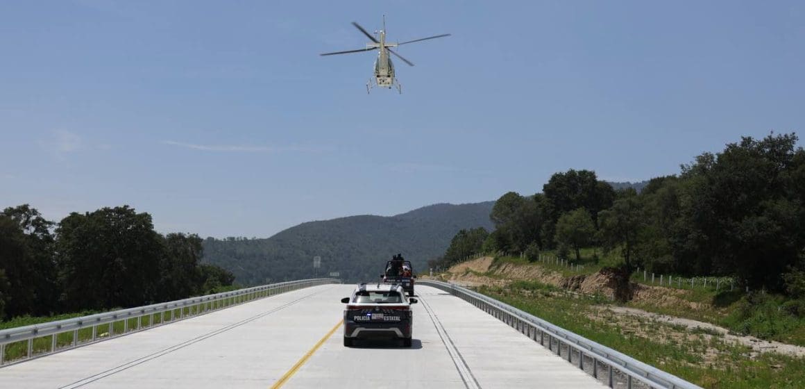 Refuerzan vigilancia en carreteras de Puebla con patrullajes aéreos y terrestres