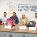 Cuautlancingo apoya el regreso a clases con la entrega de 11 mil kits escolares