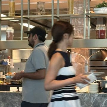 Hotel de más de 57 mil pesos la noche: así vacacionó Andy López, según Noroña, “también puede descansar”