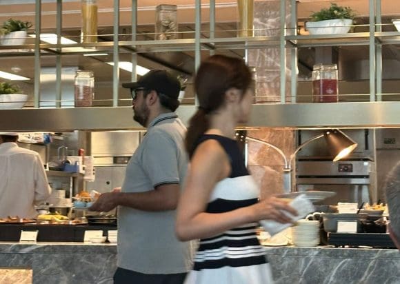 Hotel de más de 57 mil pesos la noche: así vacacionó Andy López, según Noroña, “también puede descansar”