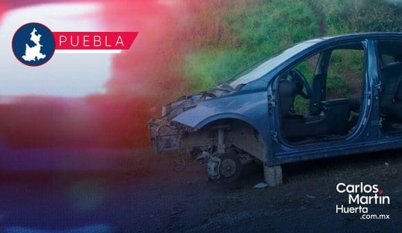 Abandonan y desvalijan vehículo en barranca de La Resurrección