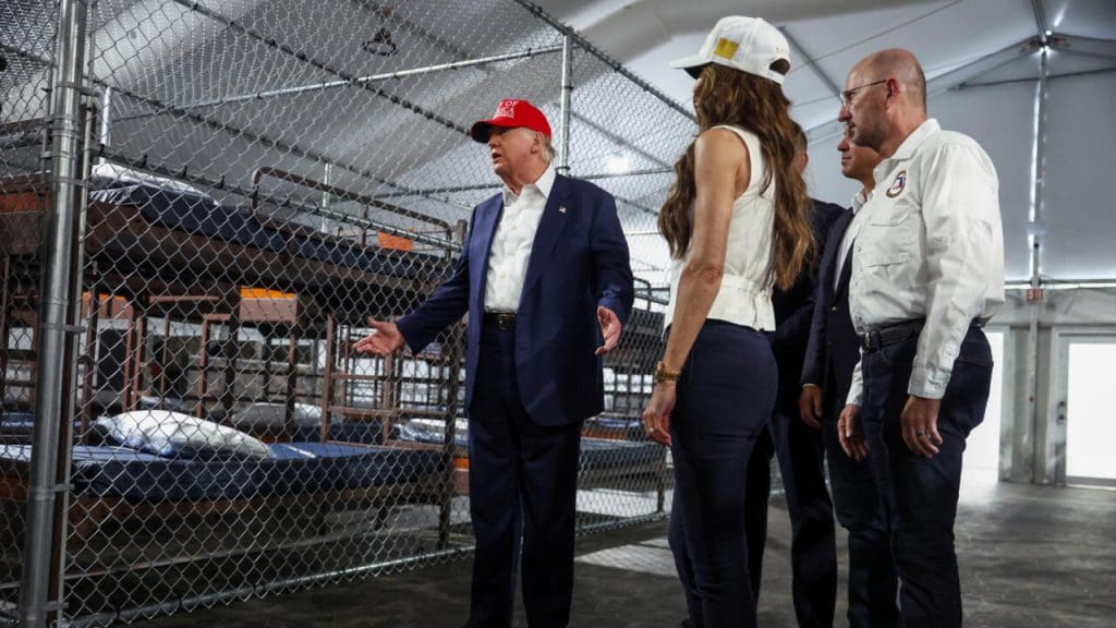 Alligator Alcatraz: Trump inaugura nueva prisión para migrantes rodeada de caimanes 