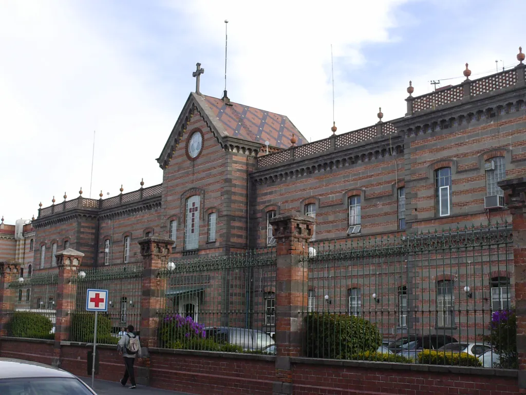 Asaltan a empleada del Hospital Christus Muguerza UPAEP en el Centro Histórico 1 Asaltan a empleada del Hospital Christus Muguerza UPAEP en el Centro Histórico