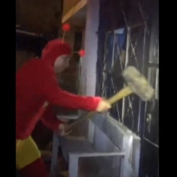 Policía con disfraz de “El Chapulín Colorado” desarticula banda de narcotráfico en Perú