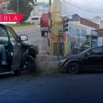 Conductor en estado de ebriedad choca en la Diagonal Defensores de la República