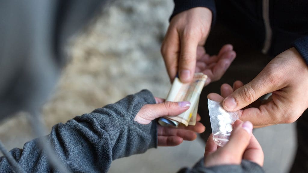 Denuncian presunto narcomenudeo dentro de secundaria en San Ramón